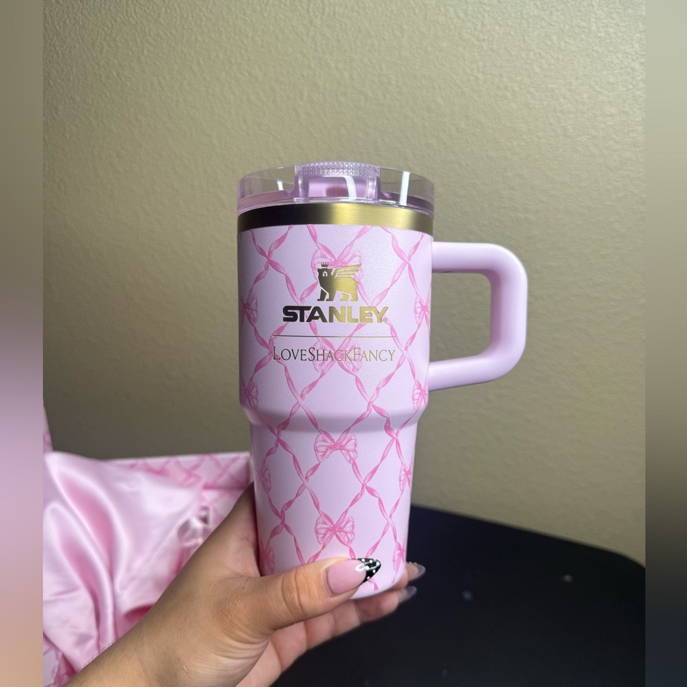 Stanley x LoveShackFancy Quencher ProTour Tumbler 20 oz Pink NWT Box